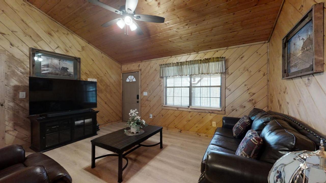 Little Mountain Hideaway Cabin Pigeon Forge Esterno foto
